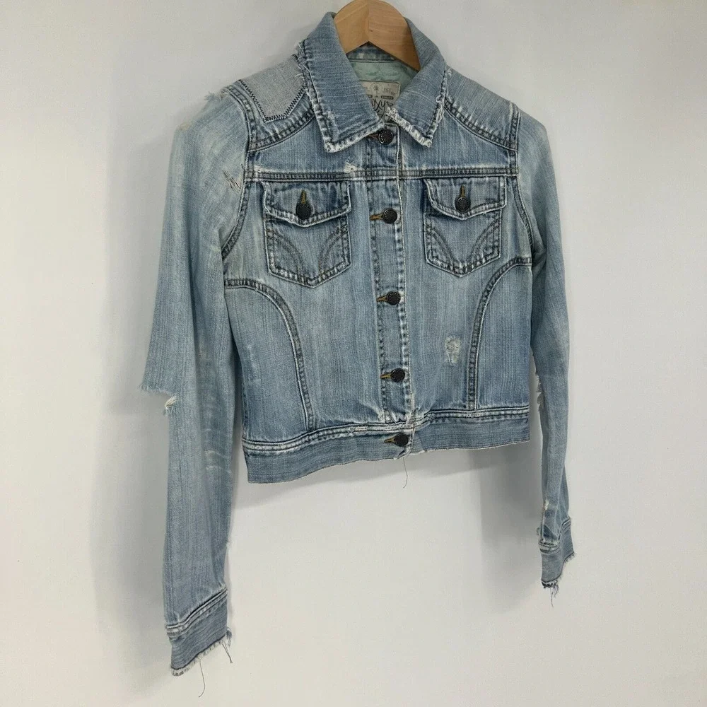 Roxy Crop Jean Jacket Womens Size M Blue Cotton Denim Distressed‎ Light Vtg Wash